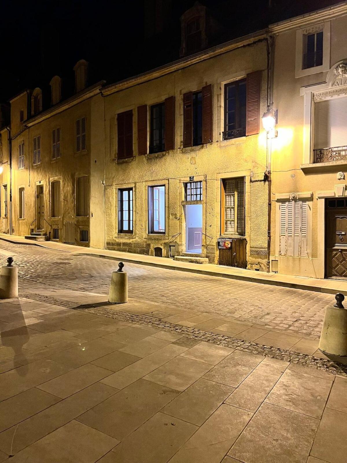 "La Grenouille" Centre Historique - Les Terres Du Roy Villa Avallon Luaran gambar